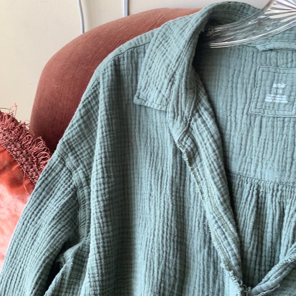 Gauzy button-down shirt, oversized, soft fabric